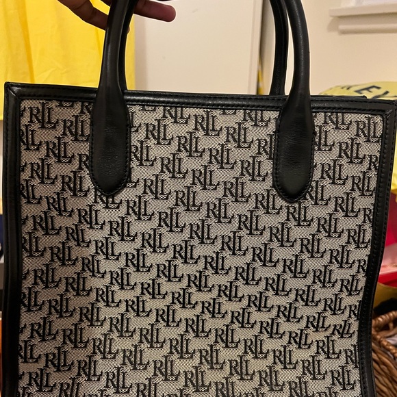 Gorgeous Jacquard Ralph Lauren Handbag - Picture 2 of 9